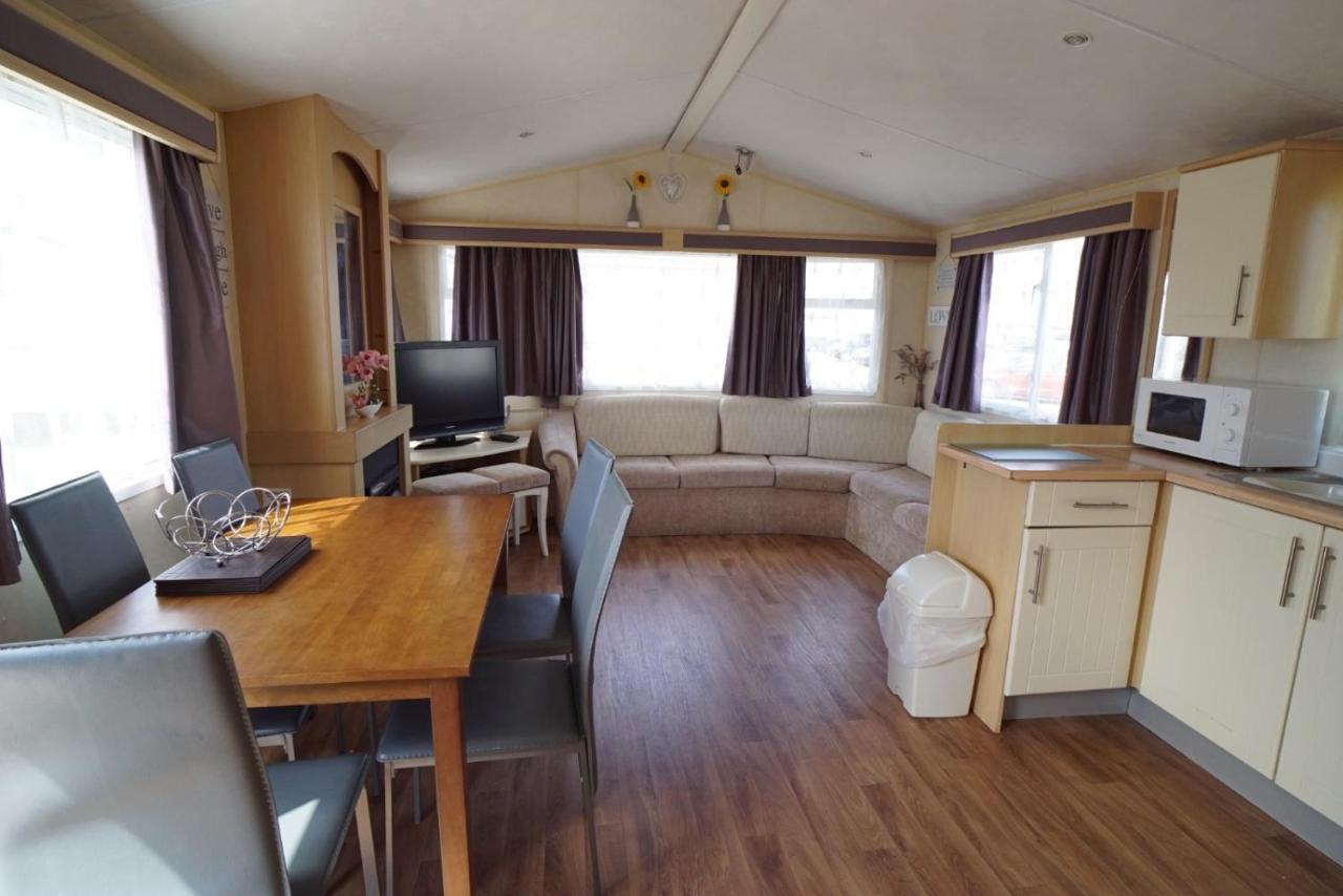 Lyntons 3 Bedroom Caravan Pets Stay Free Linen Included Heacham Exterior photo